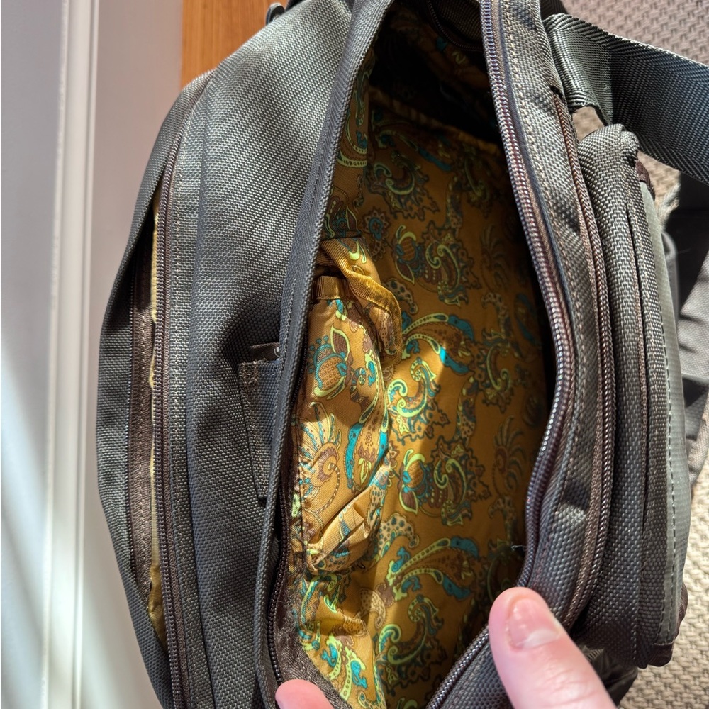 Burton DJ Bag - Olive Green and Brown Travel Bag - Picture 6 of 7